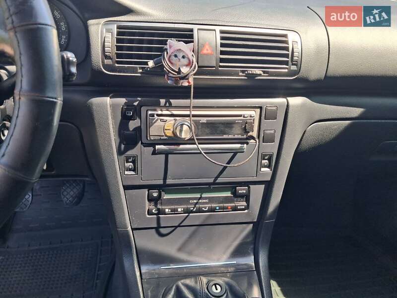 Лифтбек Skoda Superb 2004 в Чернигове