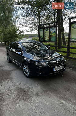 Ліфтбек Skoda Superb 2015 в Вараші
