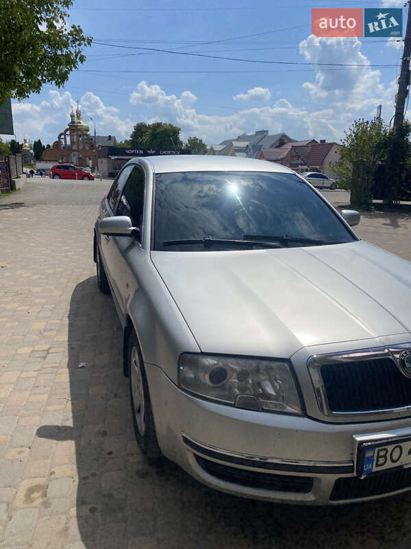 Лифтбек Skoda Superb 2002 в 