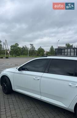 Універсал Skoda Superb 2016 в 