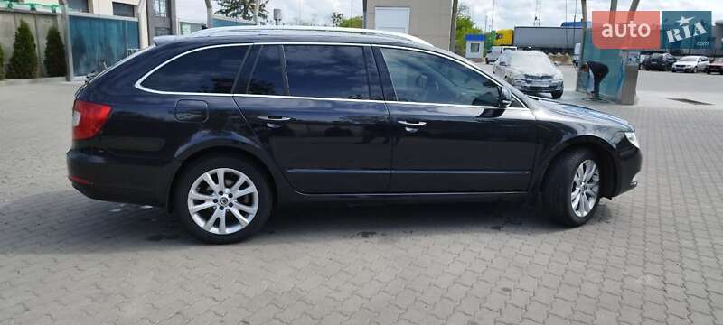 Универсал Skoda Superb 2011 в Сарнах