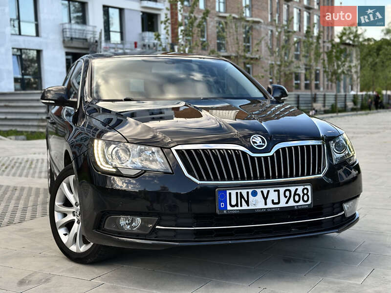 Лифтбек Skoda Superb 2014 в Львове