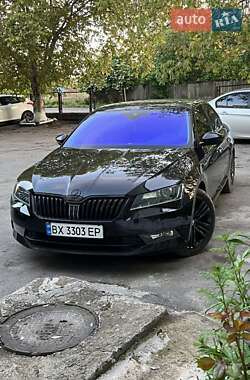 Ліфтбек Skoda Superb 2015 в Городку