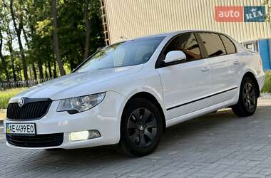 Лифтбек Skoda Superb 2013 в 