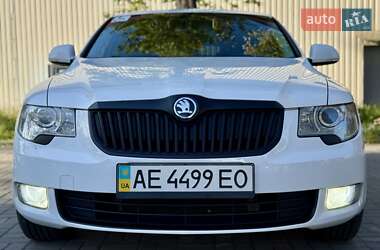 Лифтбек Skoda Superb 2013 в 