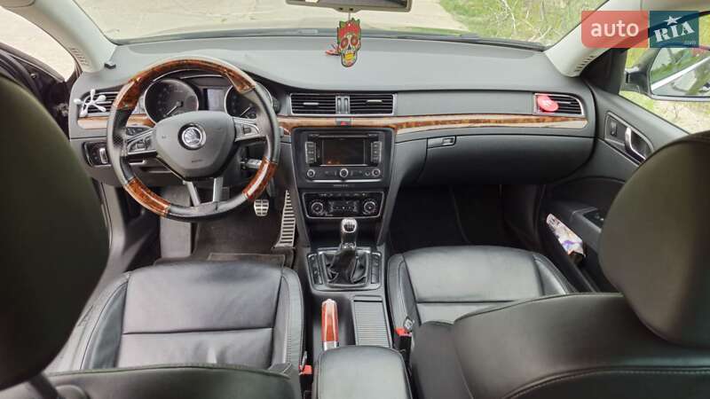 Универсал Skoda Superb 2013 в Киеве