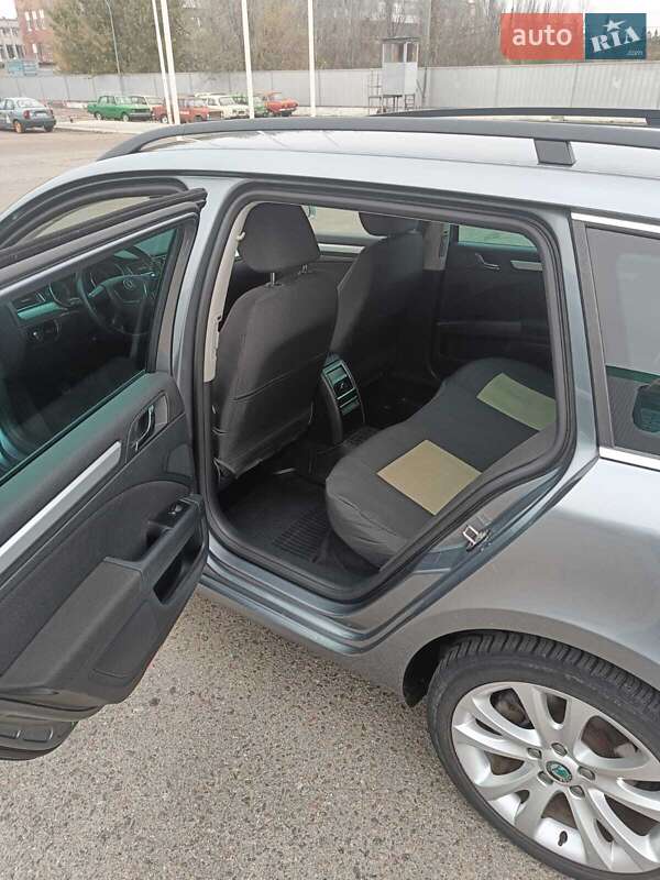 Универсал Skoda Superb 2011 в Николаеве