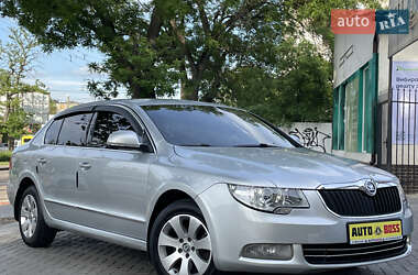 Лифтбек Skoda Superb 2012 в 