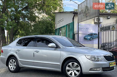 Лифтбек Skoda Superb 2012 в 