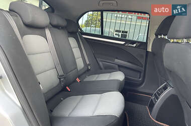 Лифтбек Skoda Superb 2012 в 