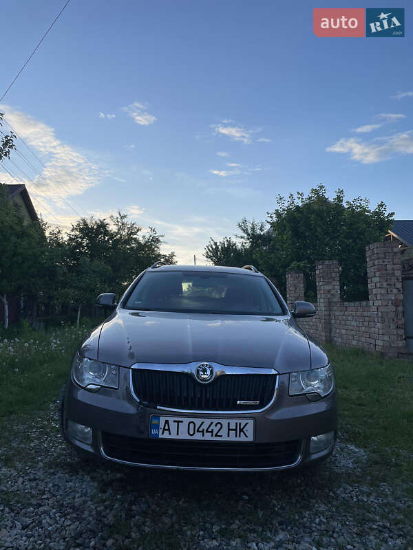 Skoda Superb 2011