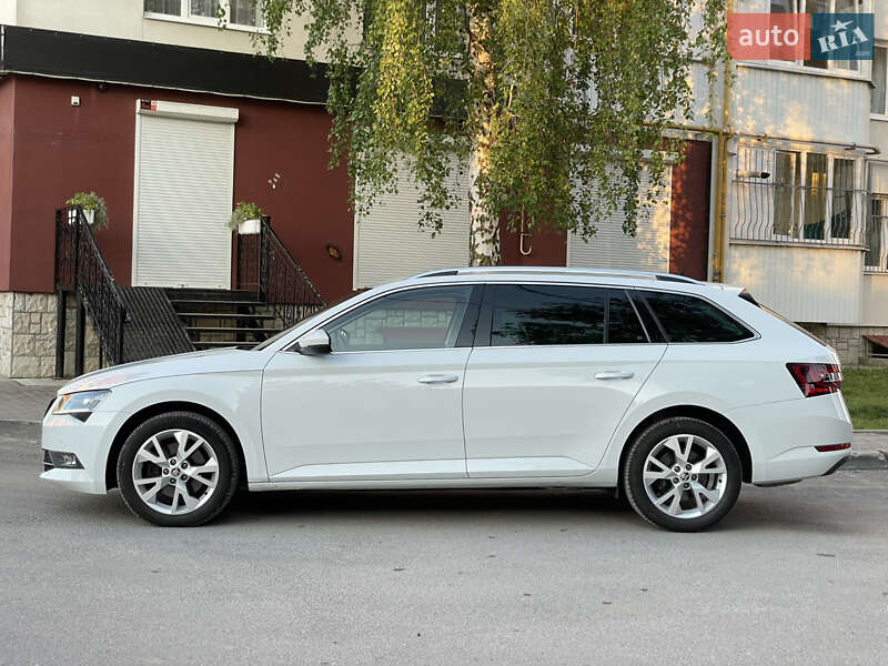 Універсал Skoda Superb 2019 в Тернополі