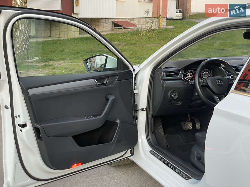 Універсал Skoda Superb 2019 в Тернополі