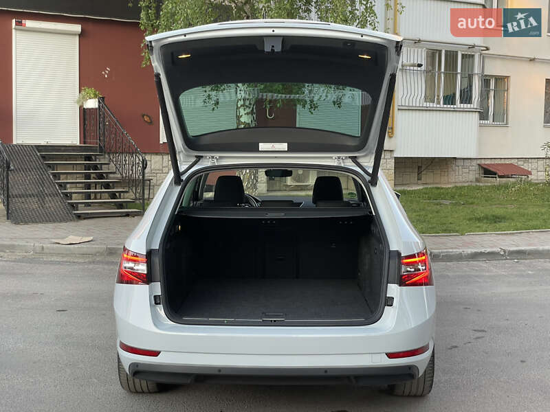 Універсал Skoda Superb 2019 в Тернополі