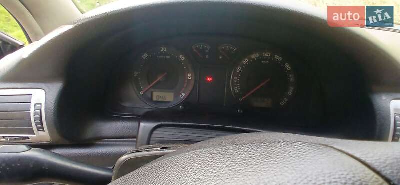 Лифтбек Skoda Superb 2003 в Турке
