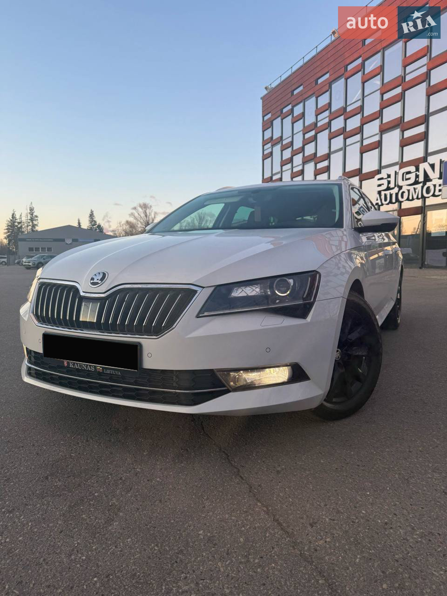 2018 Skoda Superb - мініатюра 2