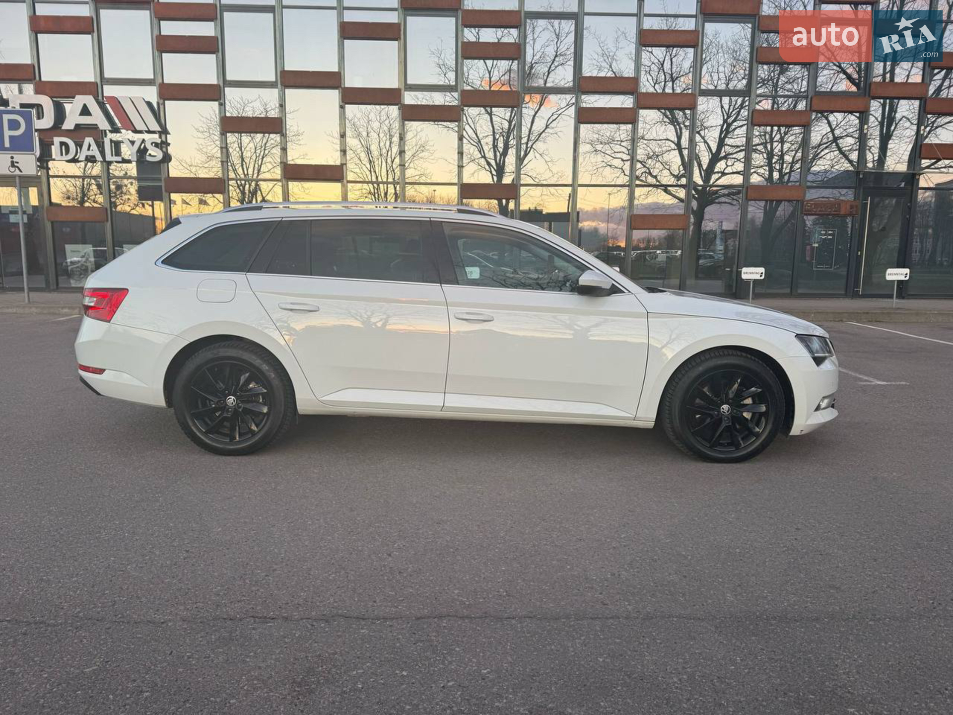 2018 Skoda Superb - мініатюра 3