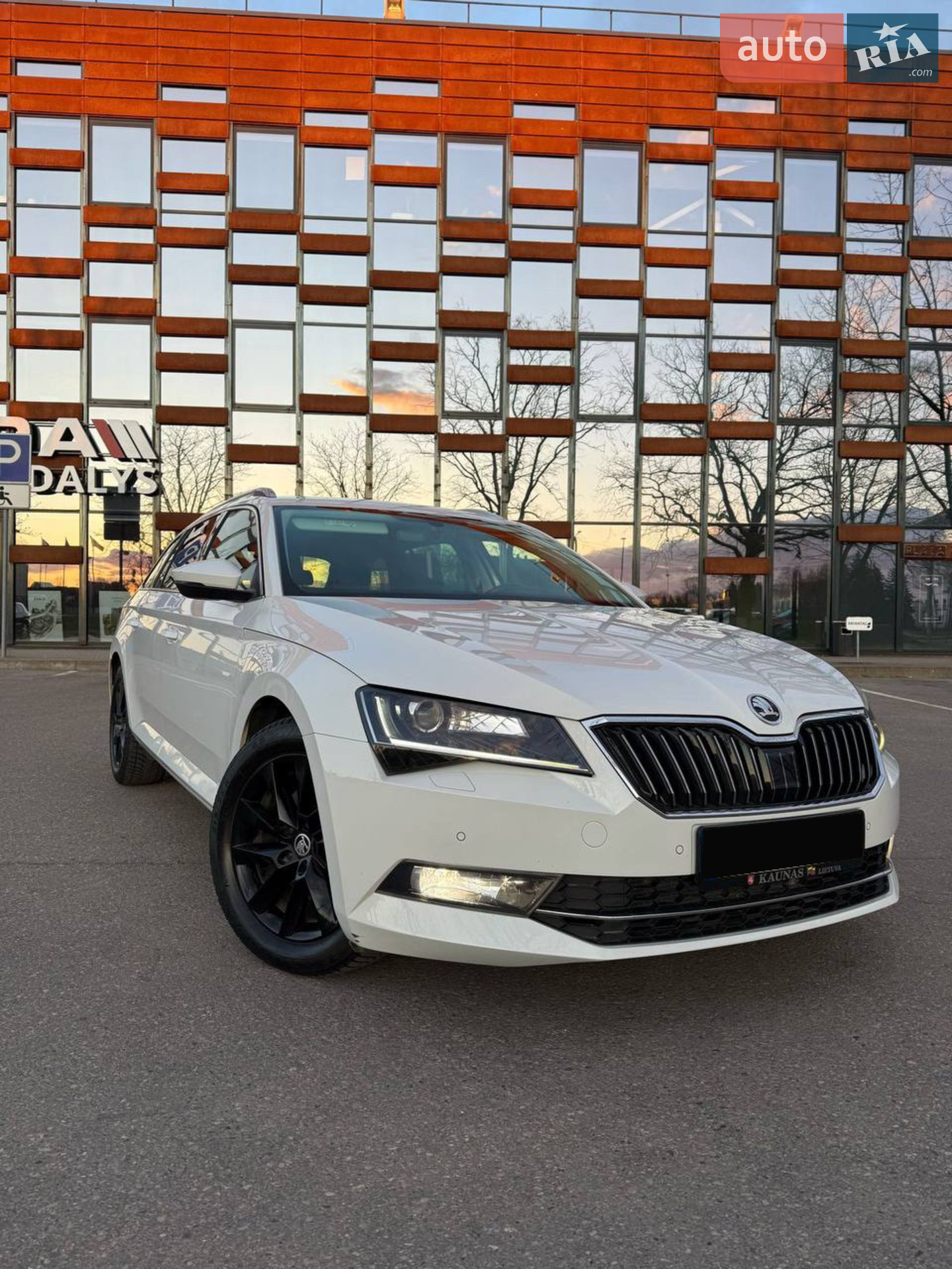 2018 Skoda Superb - фото 1