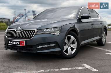 Лифтбек Skoda Superb 2019 в Львове