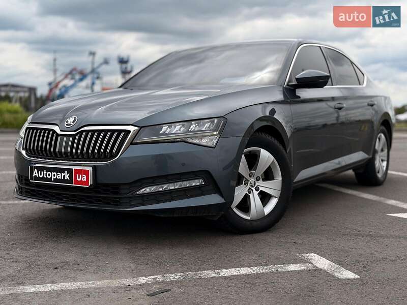 Лифтбек Skoda Superb 2019 в 