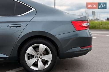 Лифтбек Skoda Superb 2019 в 