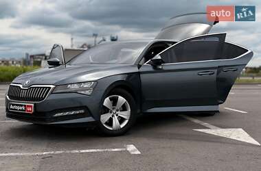 Лифтбек Skoda Superb 2019 в 