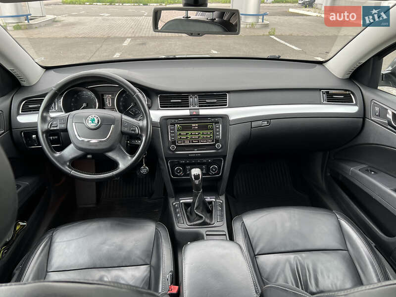Универсал Skoda Superb 2012 в Бродах