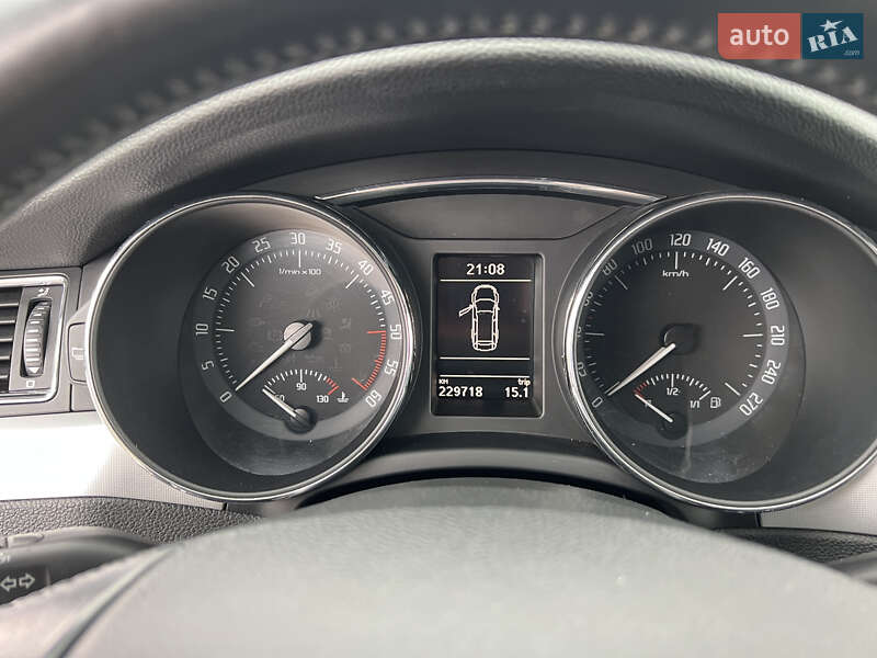 Универсал Skoda Superb 2012 в Бродах