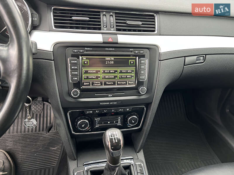 Универсал Skoda Superb 2012 в Бродах