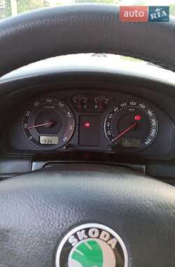 Лифтбек Skoda Superb 2002 в 
