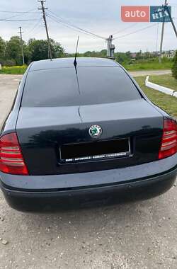 Лифтбек Skoda Superb 2002 в 