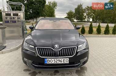 Лифтбек Skoda Superb 2016 в 