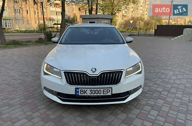 Универсал Skoda Superb 2016 в 