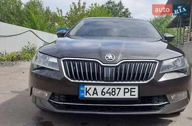 Лифтбек Skoda Superb 2016 в 