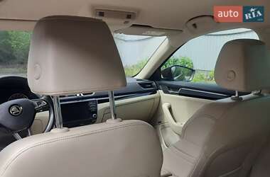 Лифтбек Skoda Superb 2016 в 
