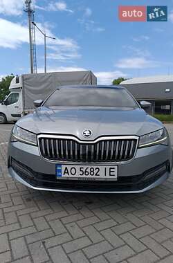 Лифтбек Skoda Superb 2019 в 