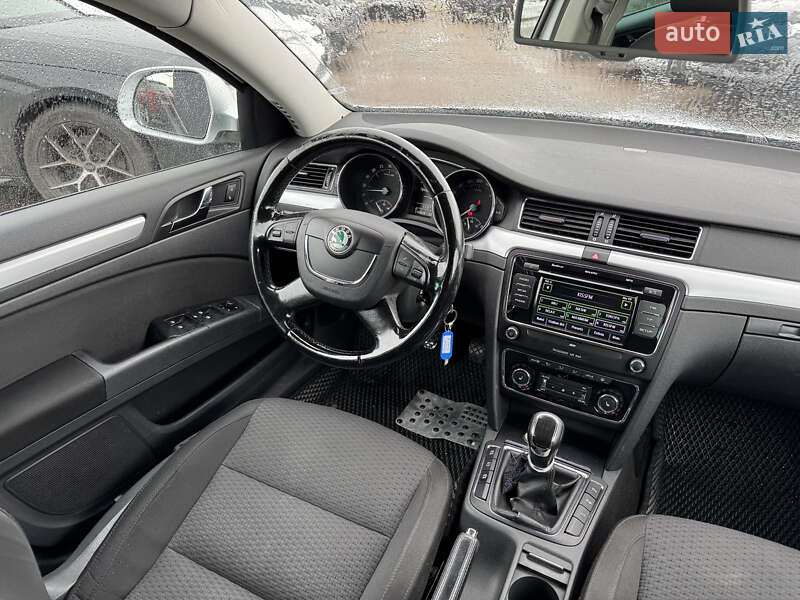 Універсал Skoda Superb 2011 в Києві