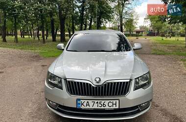 Лифтбек Skoda Superb 2013 в 