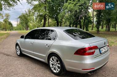 Лифтбек Skoda Superb 2013 в 