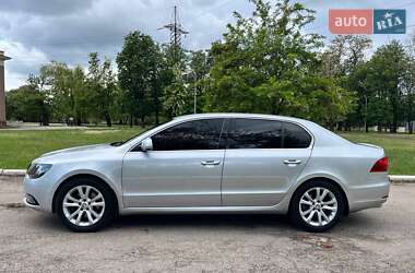 Лифтбек Skoda Superb 2013 в 