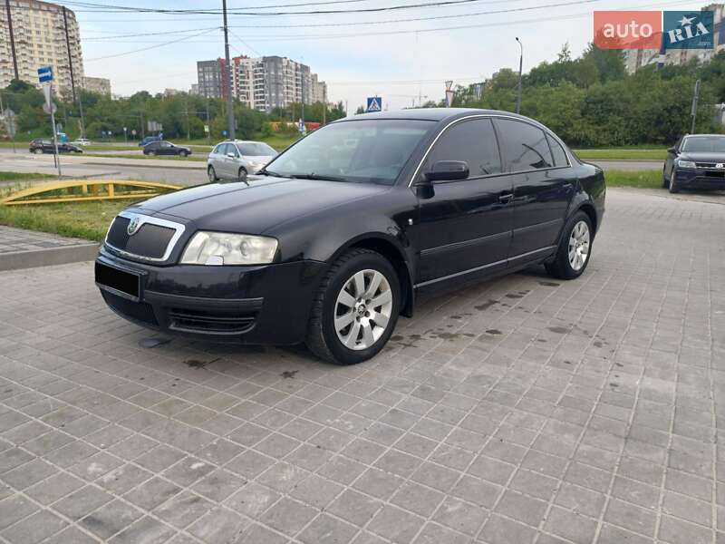 Лифтбек Skoda Superb 2002 в 