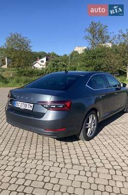 Лифтбек Skoda Superb 2021 в 