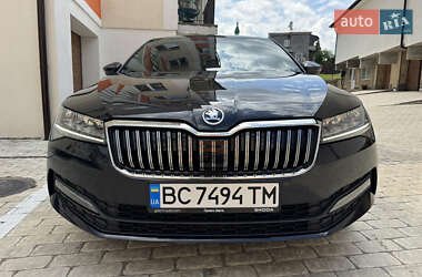 Лифтбек Skoda Superb 2019 в 