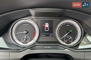 Лифтбек Skoda Superb 2019 в 