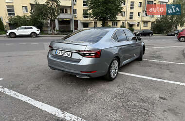 Лифтбек Skoda Superb 2019 в 