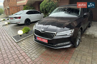 Ліфтбек Skoda Superb 2021 в 