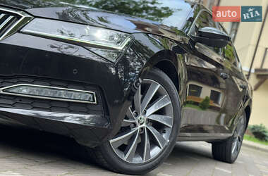 Ліфтбек Skoda Superb 2021 в 