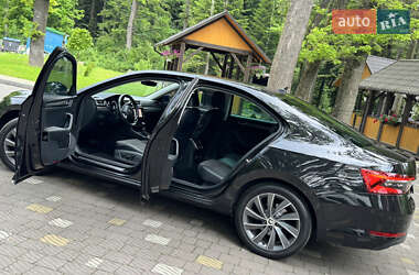Ліфтбек Skoda Superb 2021 в 