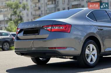 Лифтбек Skoda Superb 2023 в 