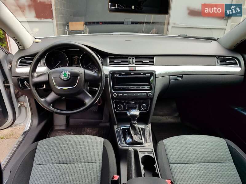 Лифтбек Skoda Superb 2012 в Каневе